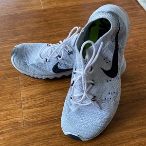 NIKE Flyknit 3.0 sneakers, Size 8.5